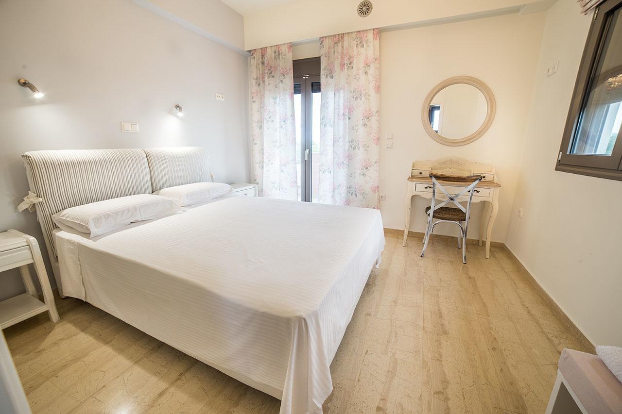 Lena Mare Aparthotel Chrani Esterno foto